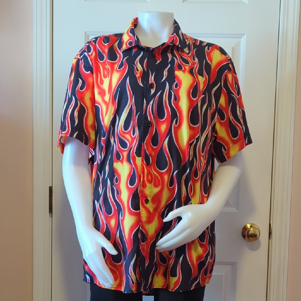 Men's All Over Flame Graphic Button Up Shirt Size L